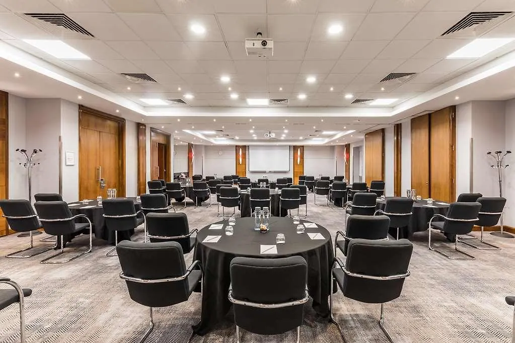 Radisson Hotel And Conf Centre London Heathrow 4*,