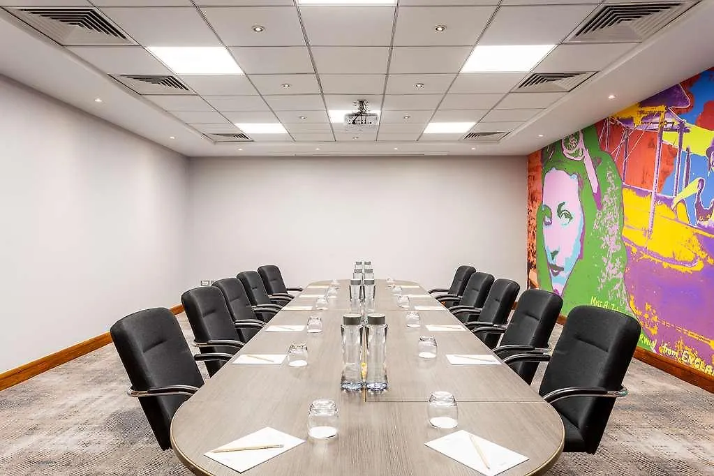 Radisson Hotel And Conf Centre London Heathrow 4*,