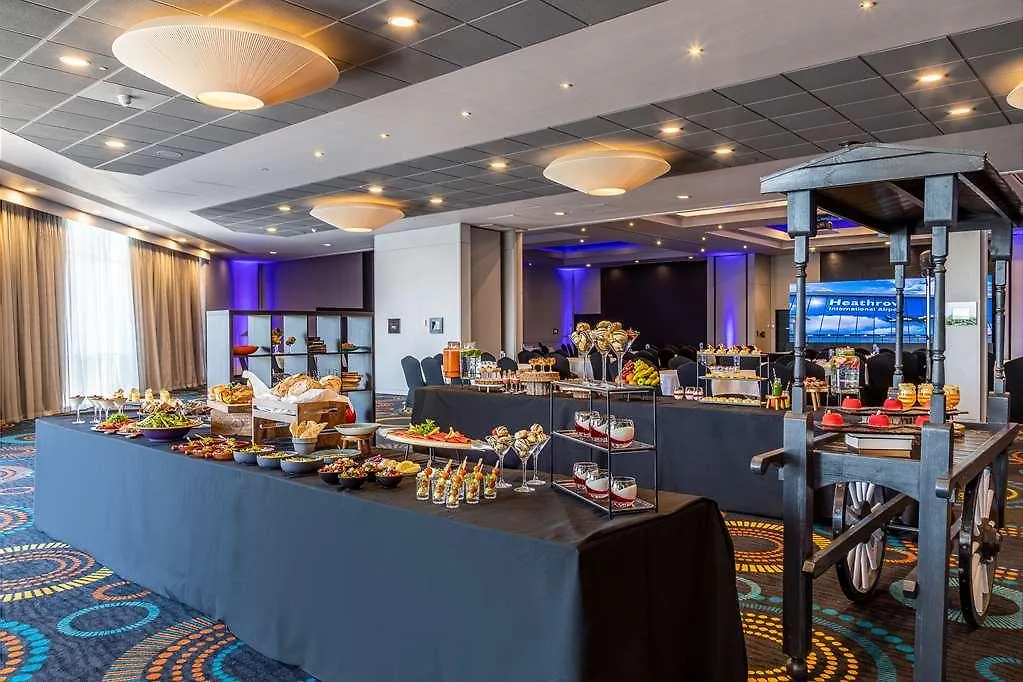 Radisson Hotel And Conf Centre London Heathrow 4*,